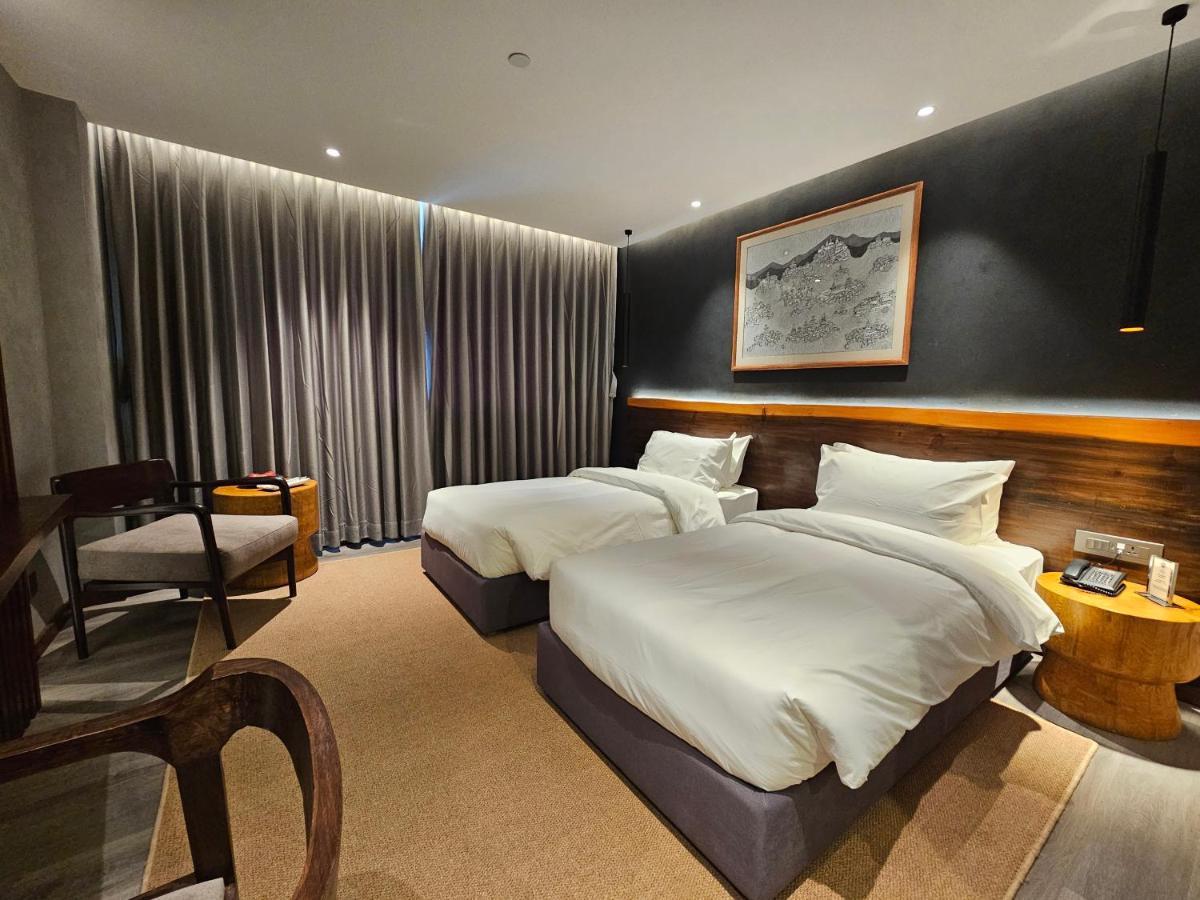 Hotel Barahi Katmandu Dış mekan fotoğraf