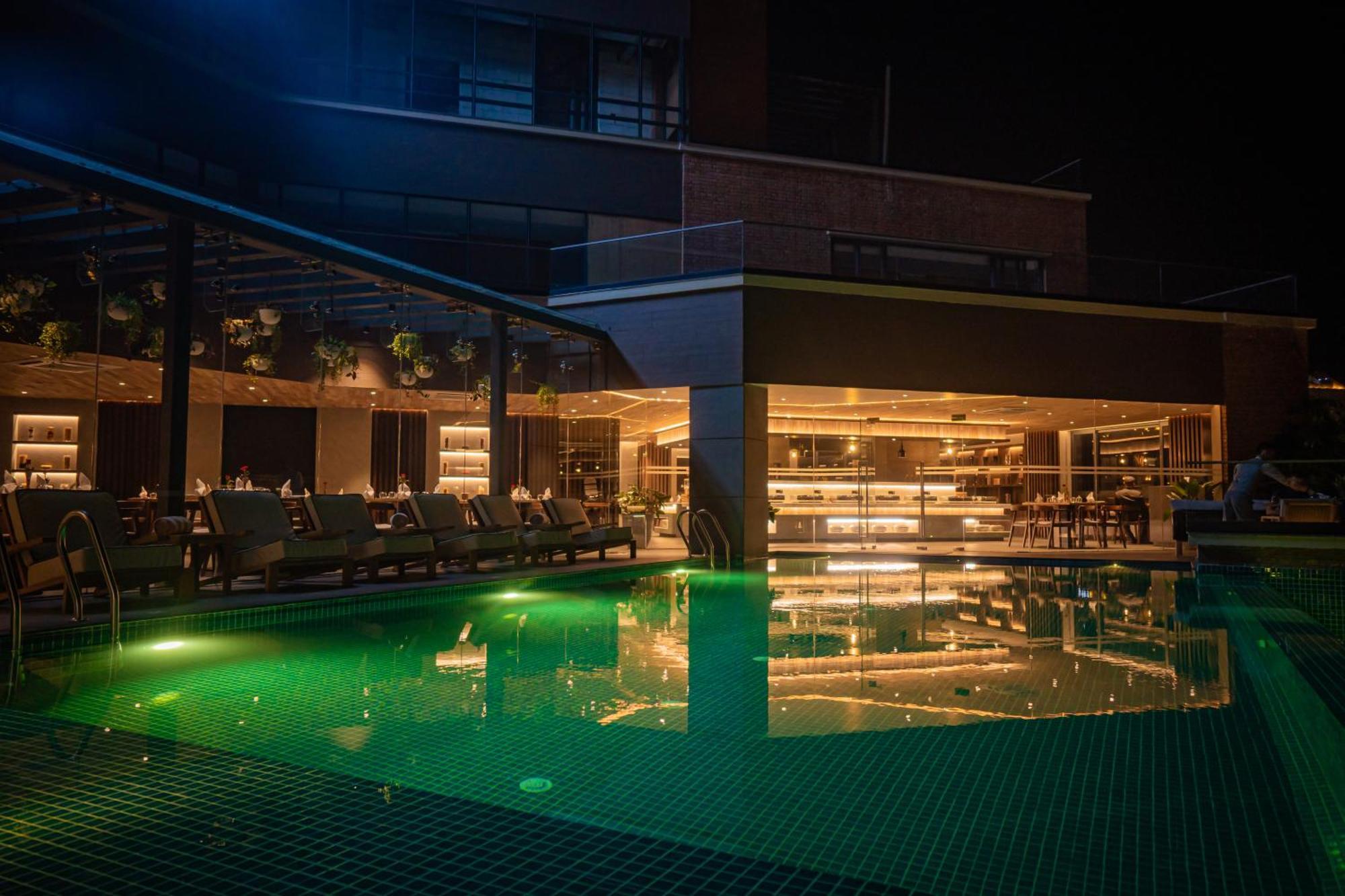 Hotel Barahi Katmandu Dış mekan fotoğraf
