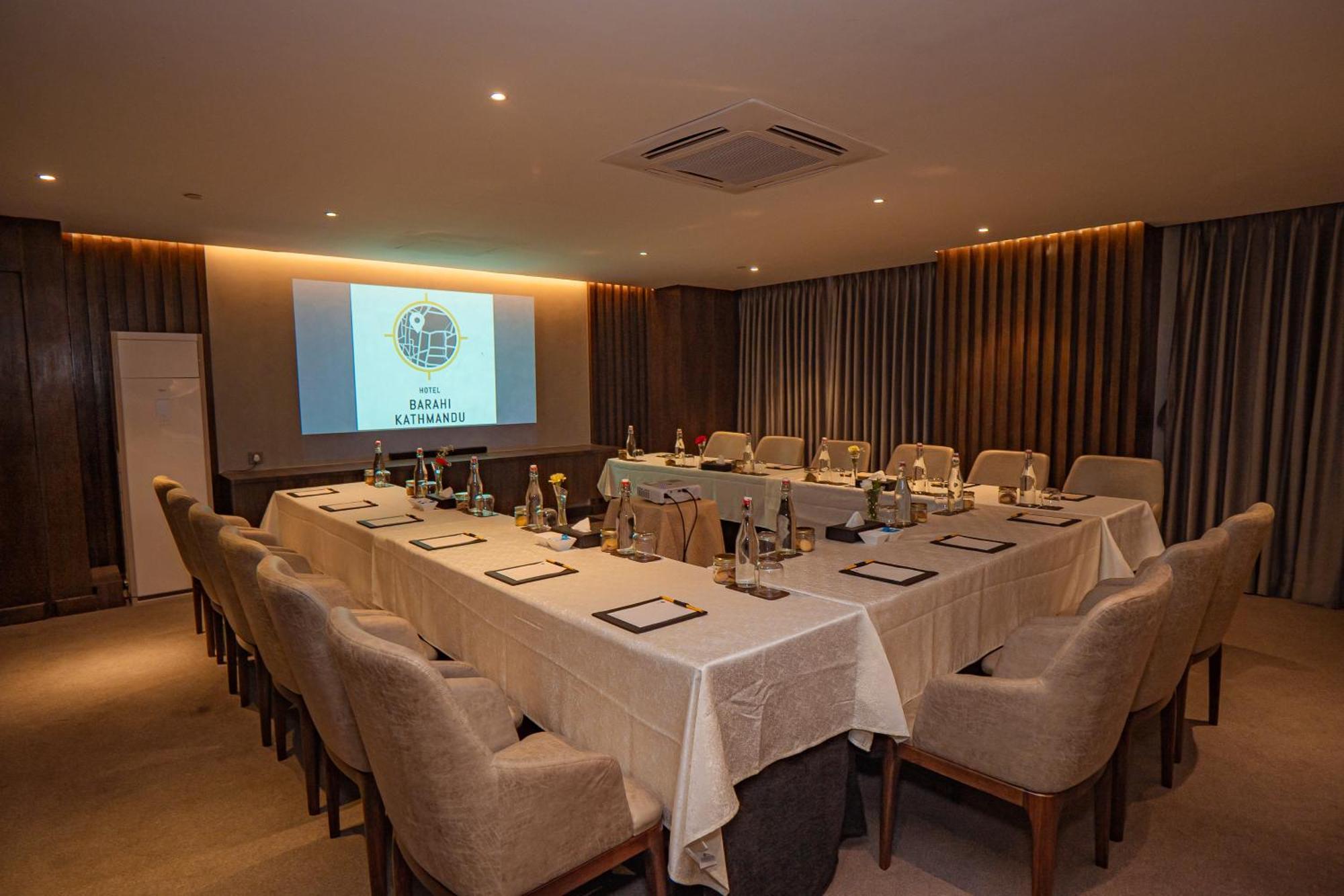 Hotel Barahi Katmandu Dış mekan fotoğraf