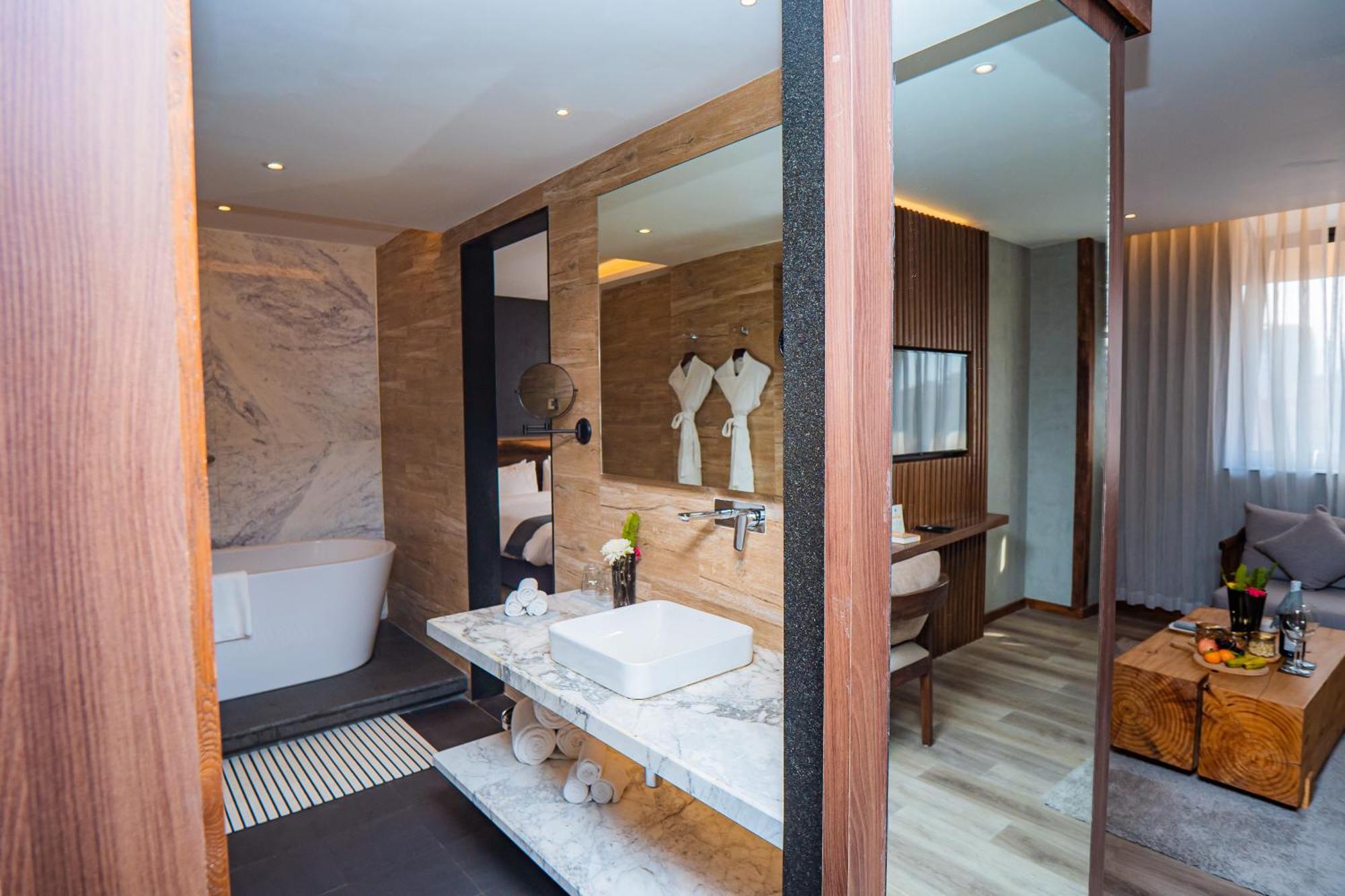 Hotel Barahi Katmandu Dış mekan fotoğraf