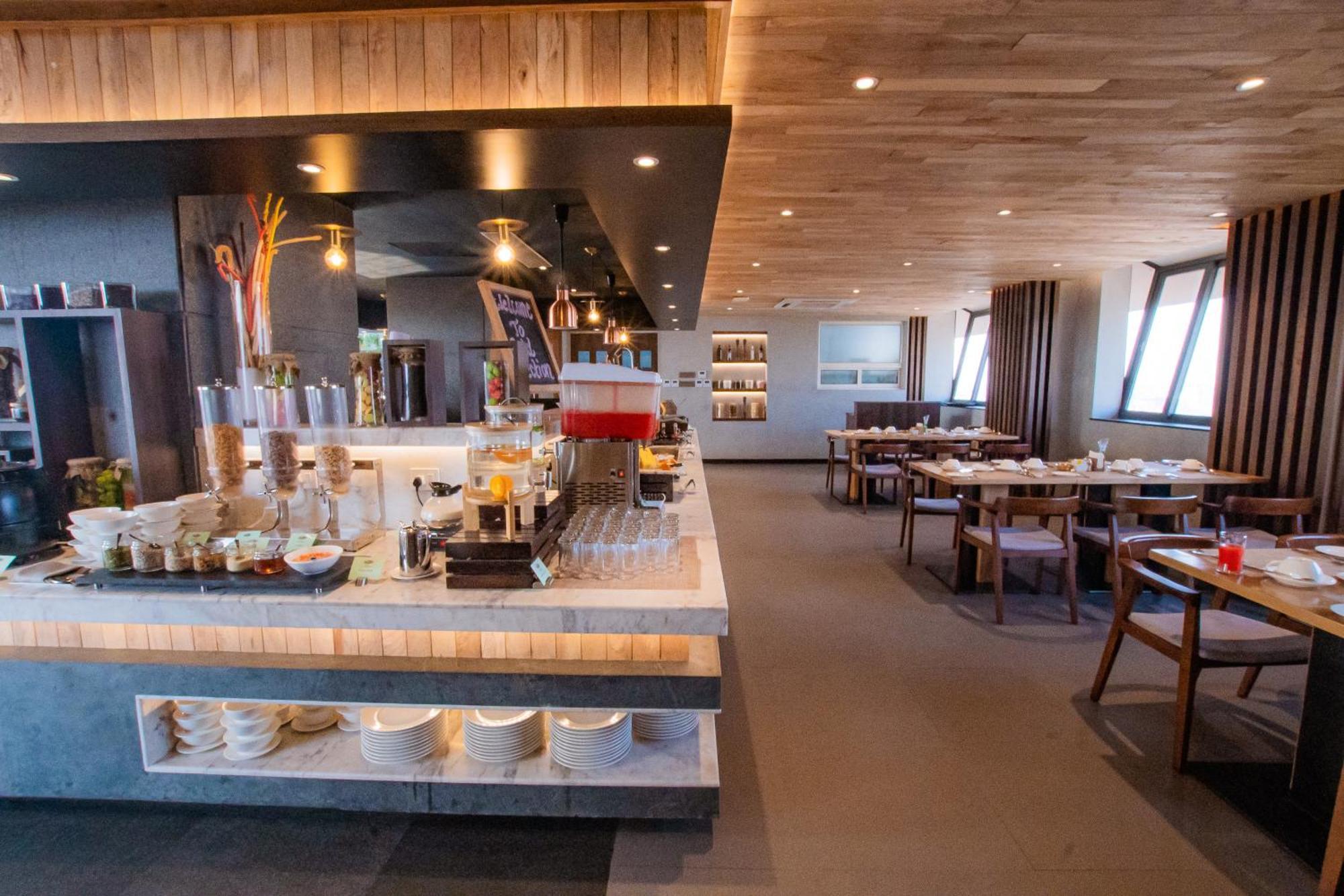 Hotel Barahi Katmandu Dış mekan fotoğraf