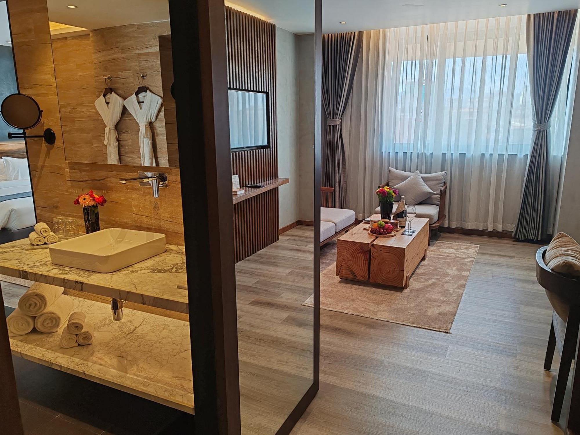 Hotel Barahi Katmandu Dış mekan fotoğraf