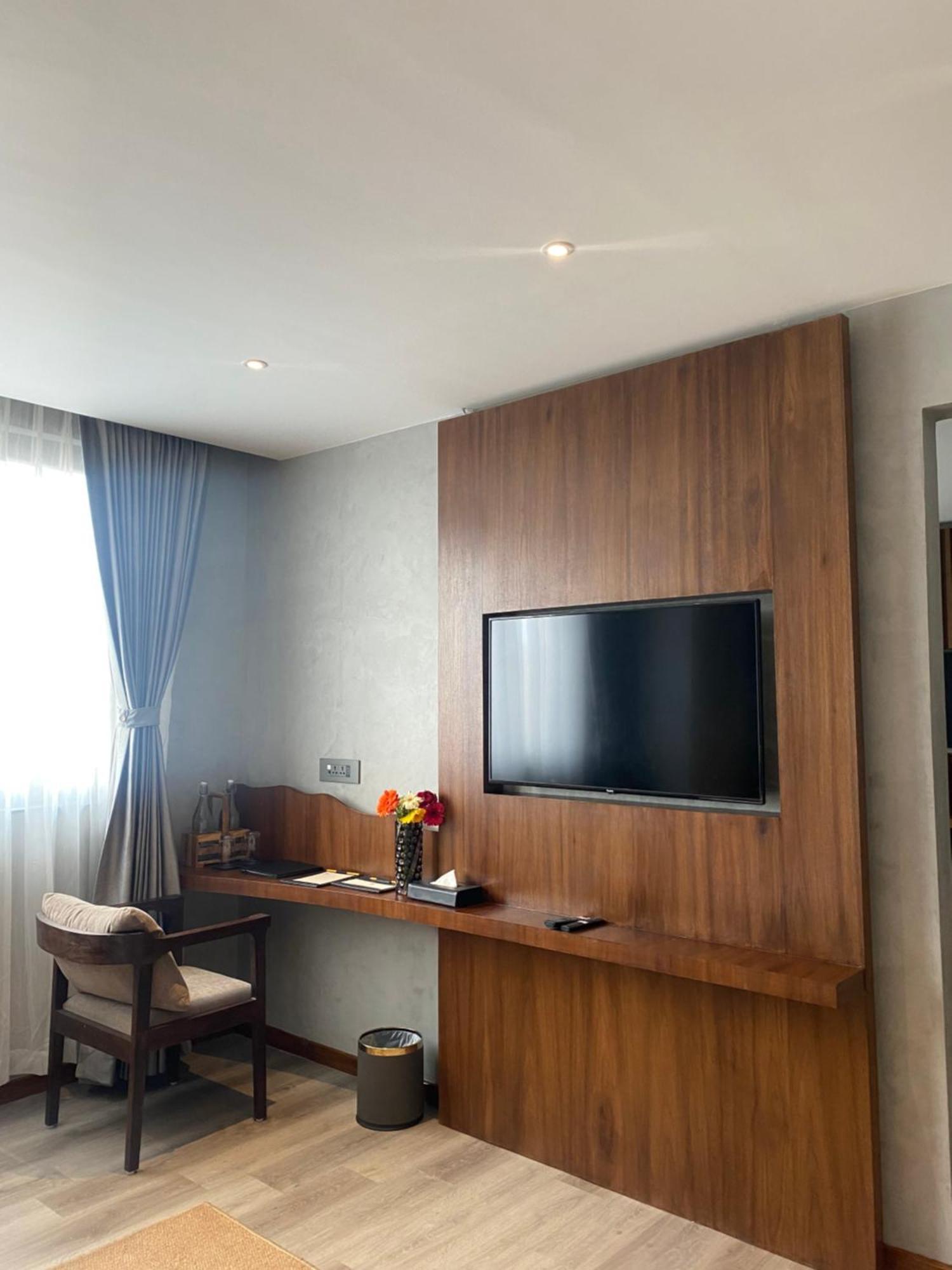 Hotel Barahi Katmandu Dış mekan fotoğraf