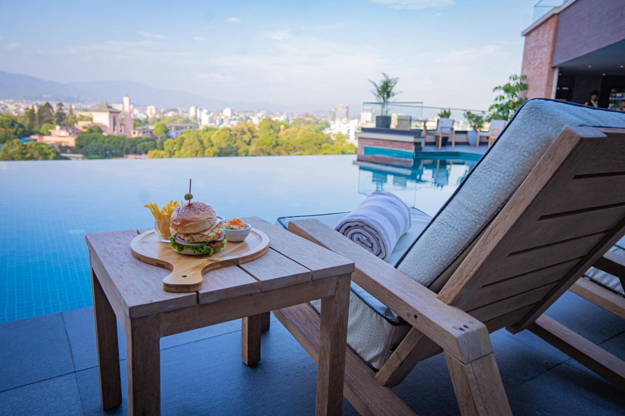 Hotel Barahi Katmandu Dış mekan fotoğraf