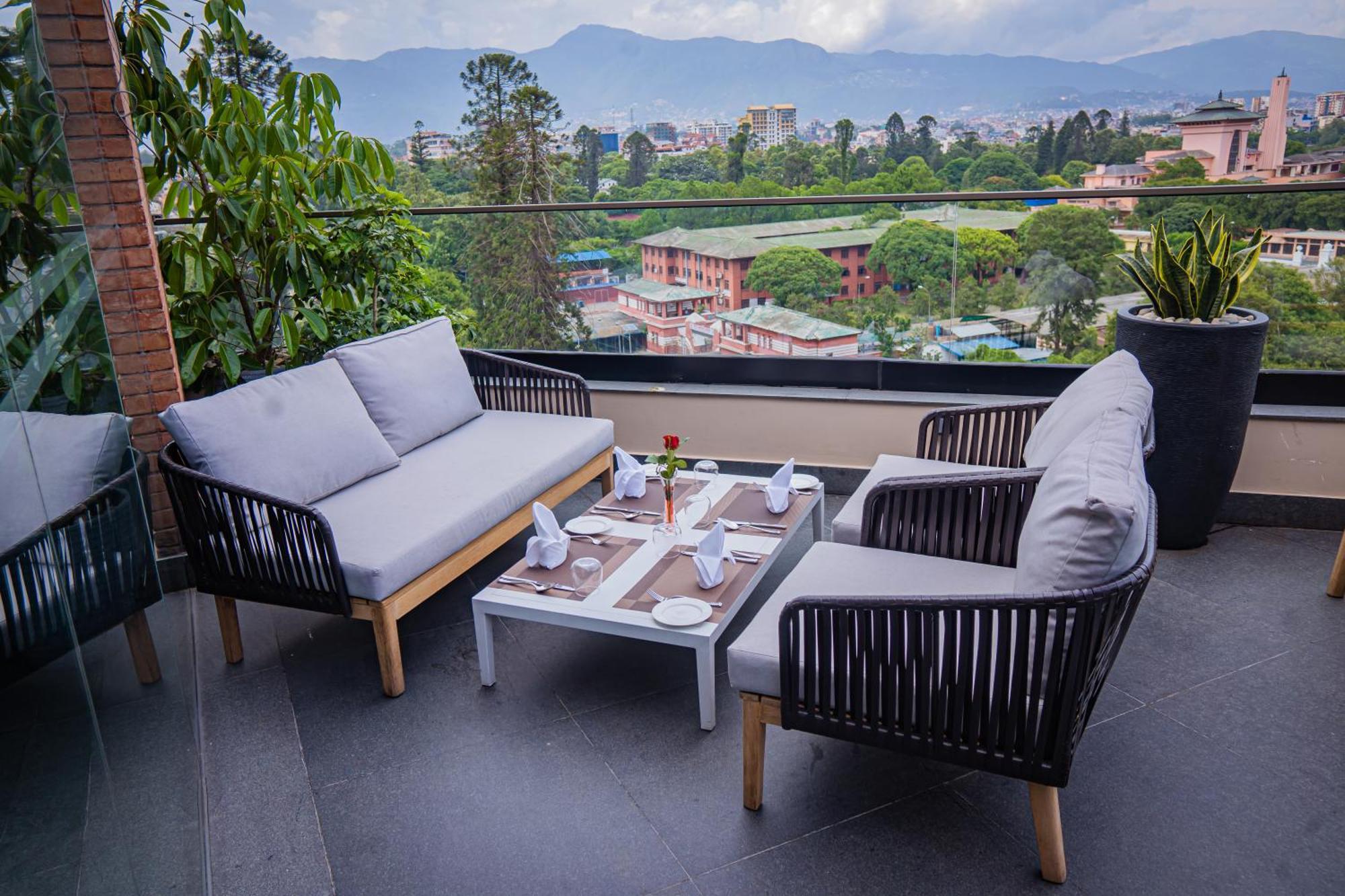 Hotel Barahi Katmandu Dış mekan fotoğraf